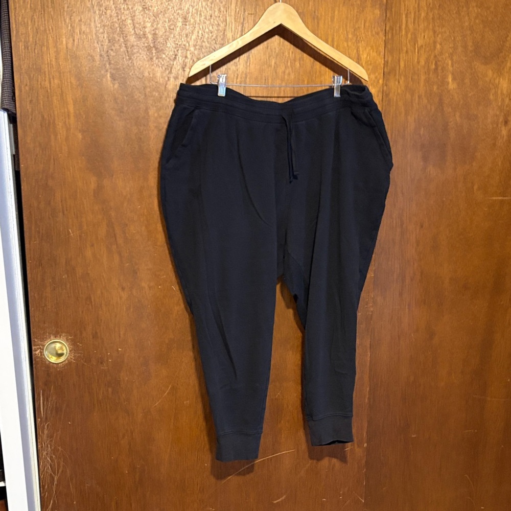 Amazon Essentials Women's Black Jogger Pants